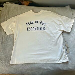 Essentials Fear Of God T-Shirt.